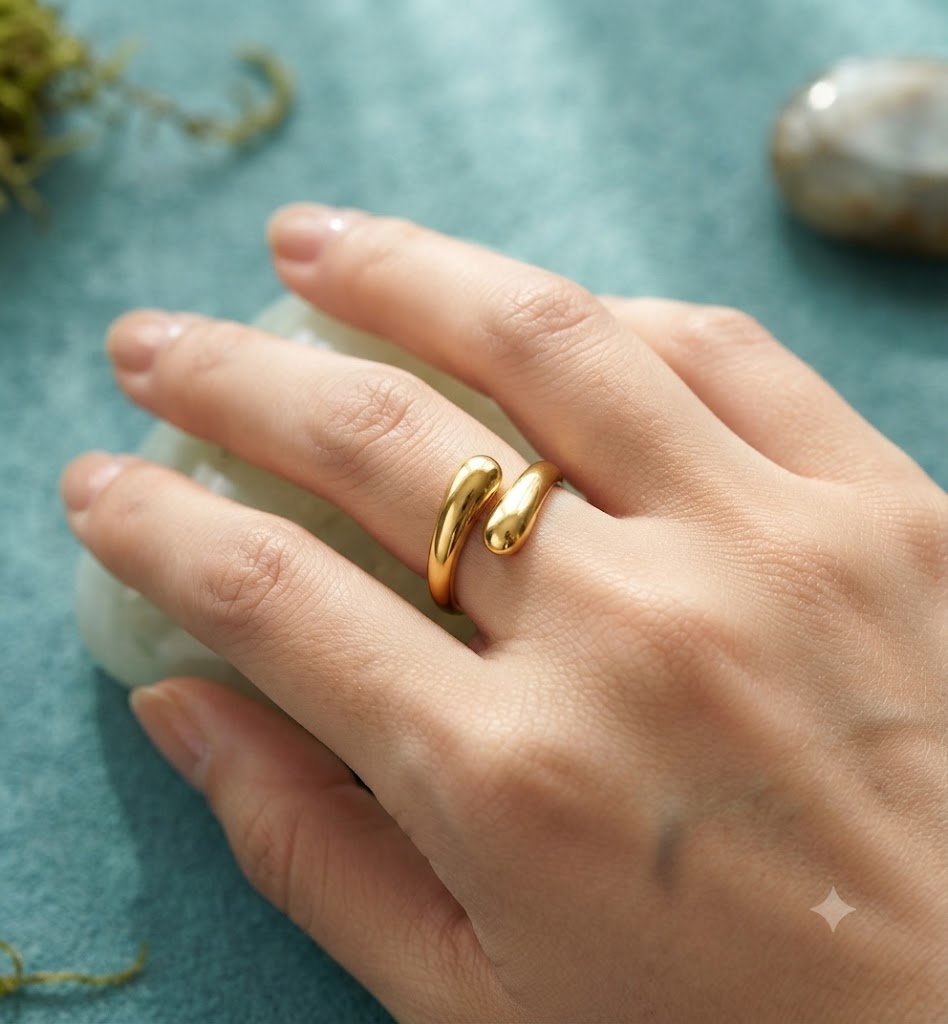 Golden Hug Ring