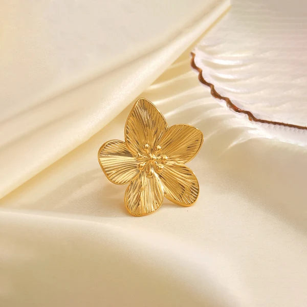 Golden Daisy Ring