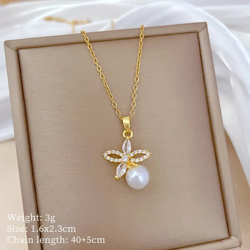 Pearl flower Zirconia Necklace