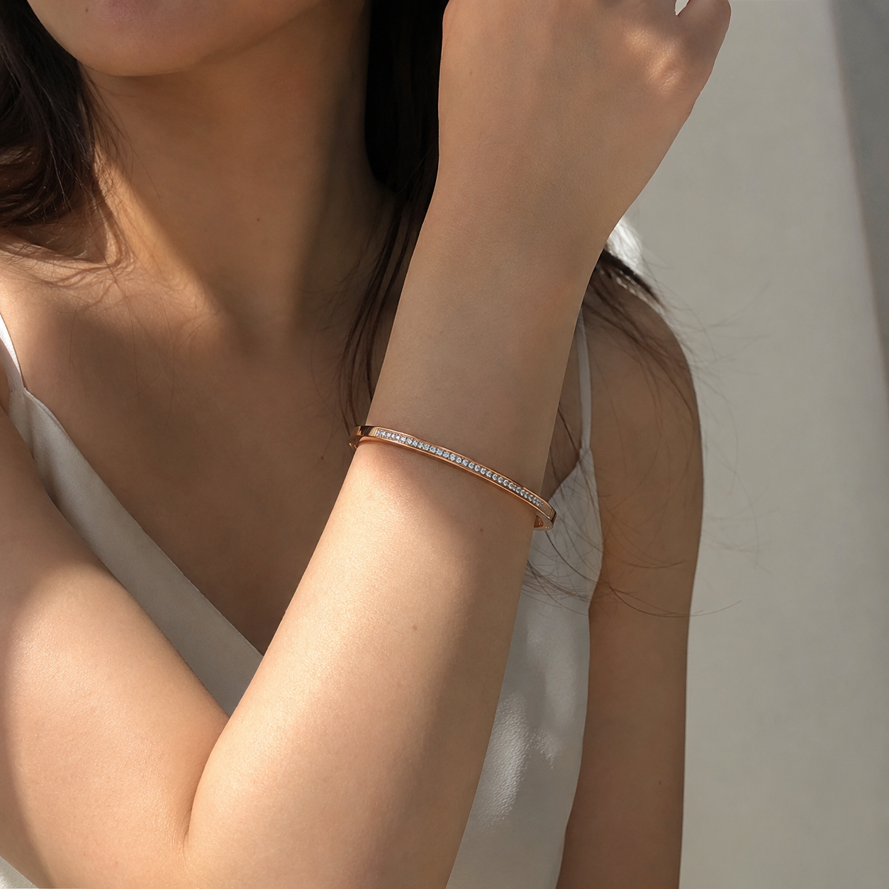 Zirconia Diamond Studded Rosegold Band